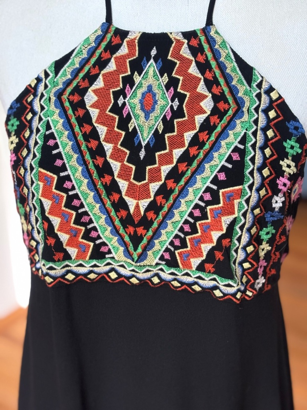 Gianni Bini Embroidered Halter Dress Boho Festival Open Back Tassel M